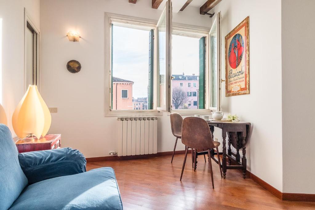 7 WINDOWS ON VENICE – Foto 1