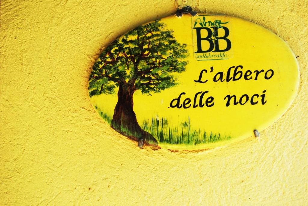 L'albero delle noci room 5