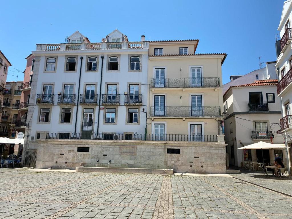 Alfama Apartment with Balcony room 1