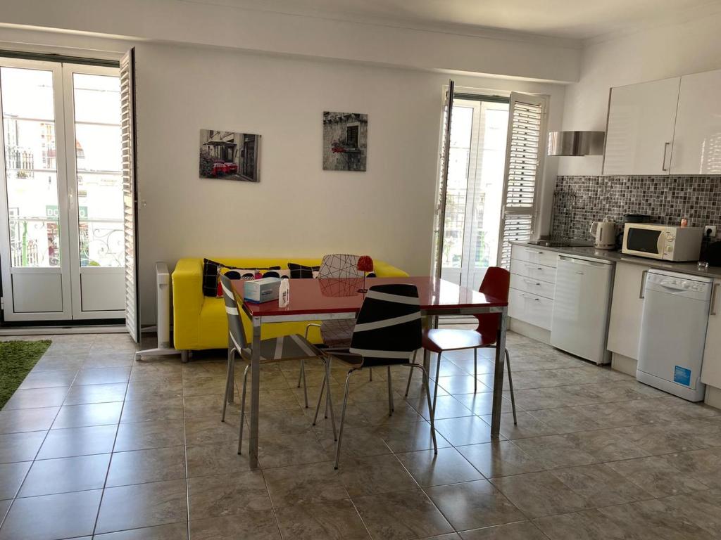 Alfama Apartment with Balcony room 3