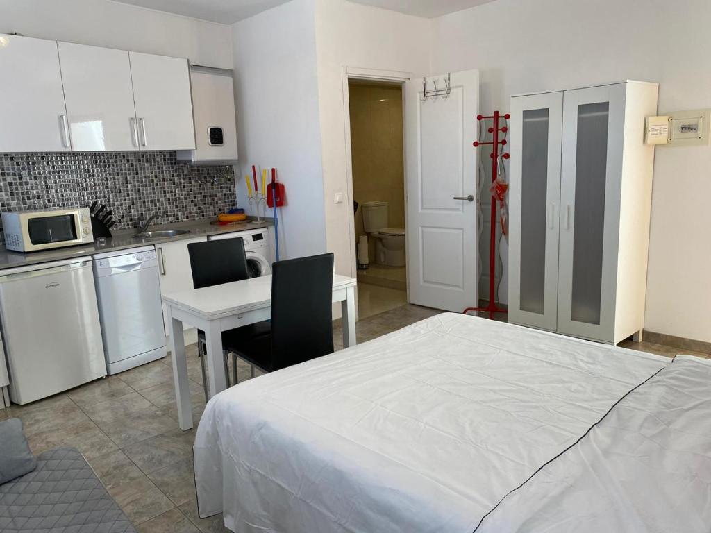 Alfama Apartment with Balcony room 6