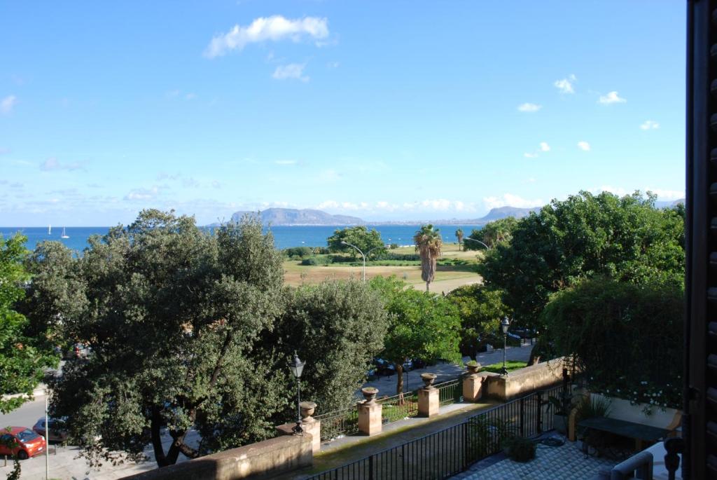 Alice's room with a view room 4