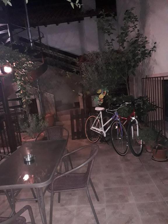 Alikes Apartments close to international airport and Rafina port room 6