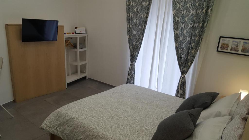 ALYSSA HOUSE room 3