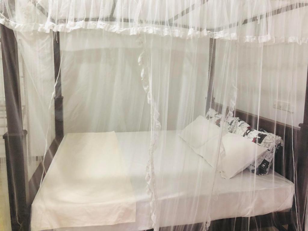 Amor Place Unawatuna room 3