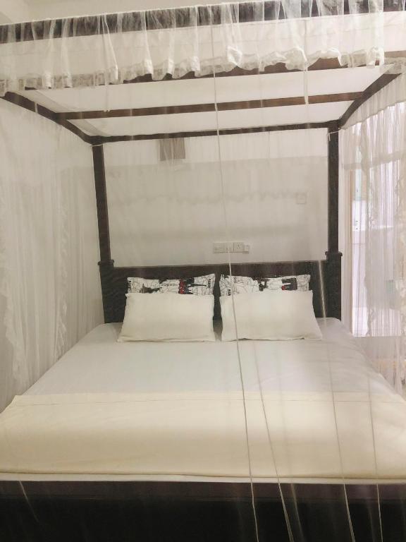 Amor Place Unawatuna room 4
