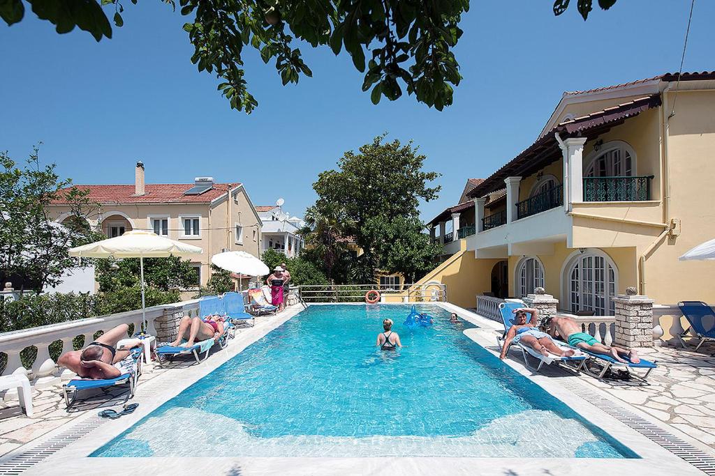 Andreas Pool Complex – Photos 4