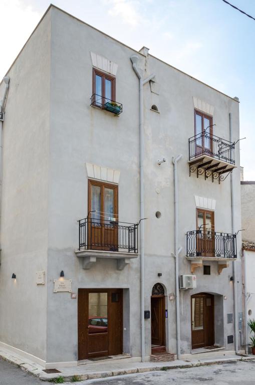 CASA Annmarie room 3