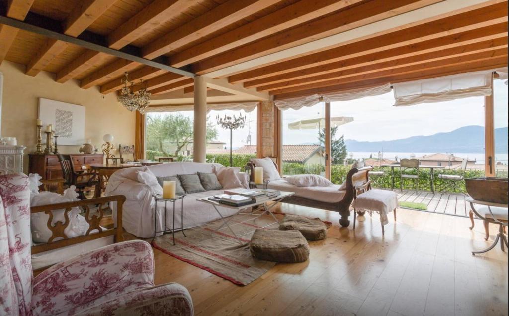 Casa Antichità room 1