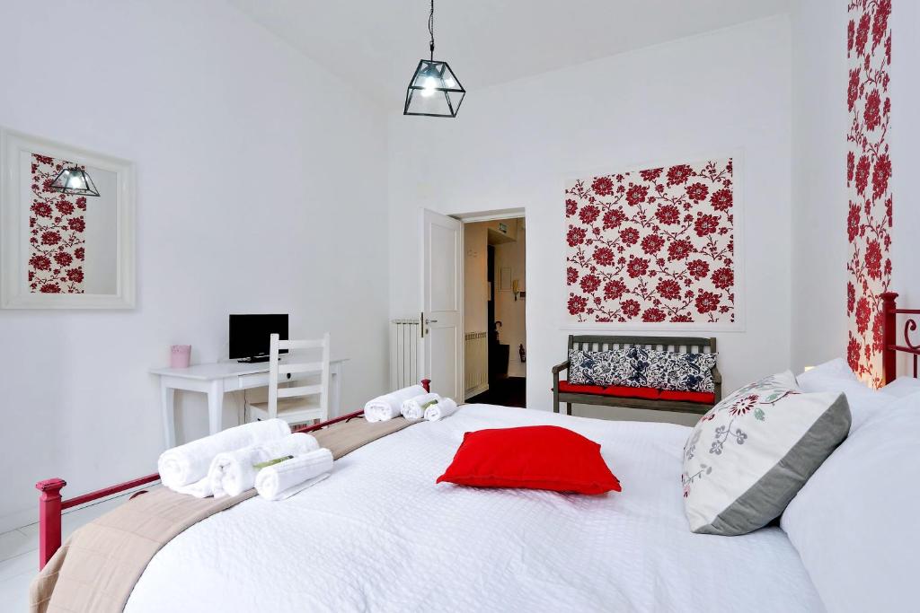 Apartment Antonia certified sanitization every check room 4