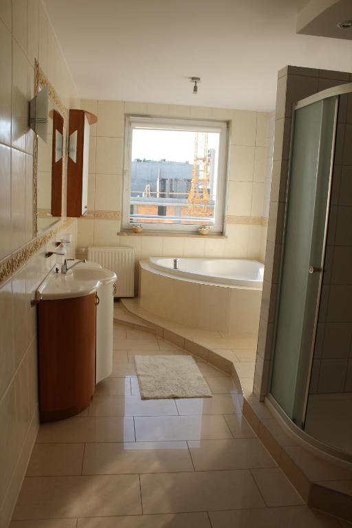 Apartament II room 3