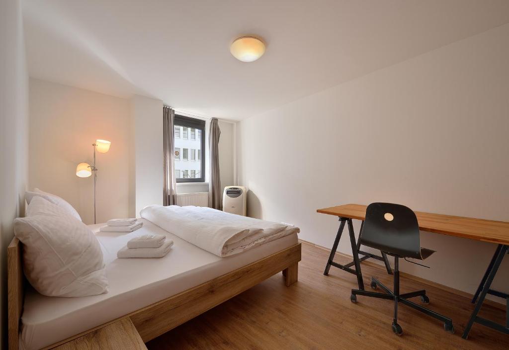 Top Location Aparthotel by Ambiente room 2