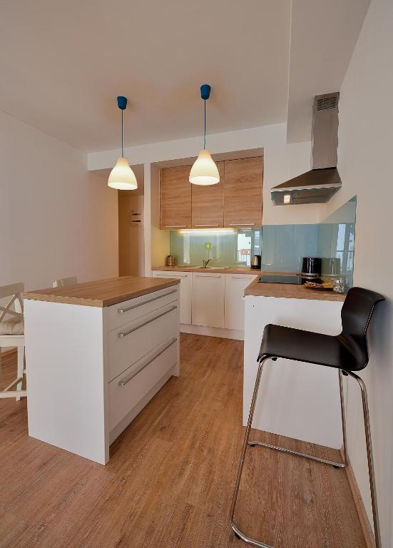 Top Location Aparthotel by Ambiente room 5