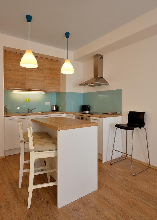 Top Location Aparthotel by Ambiente room 6