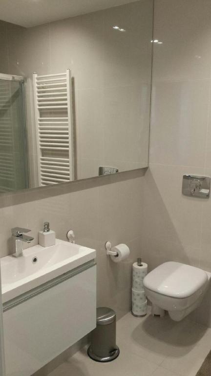 Modern Apartment Kosińskiego room 1