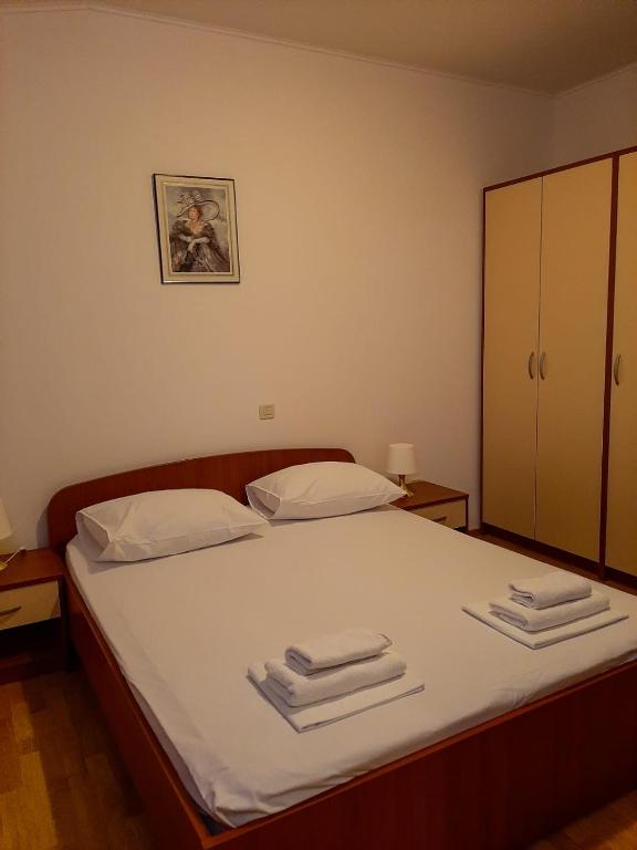 Apartments Čepo room 1