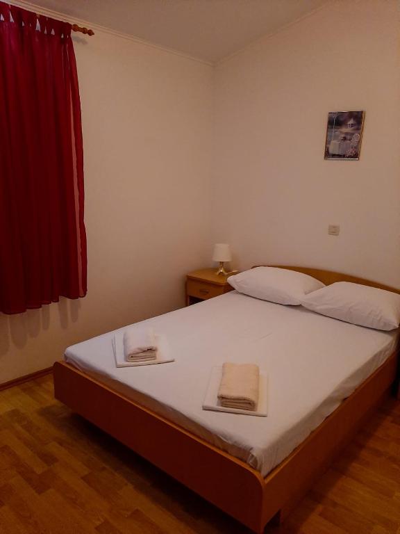 Apartments Čepo room 2
