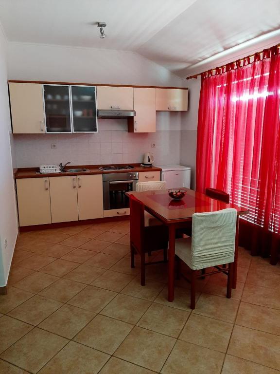 Apartments Čepo room 4