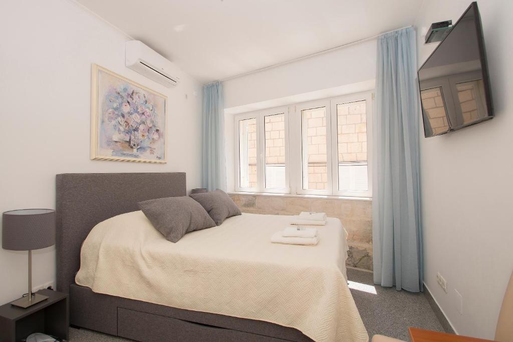 Apartments Galerija room 3