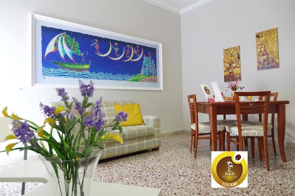 Locami Holiday&HouseRooms Street Tripolitania 26 room 2