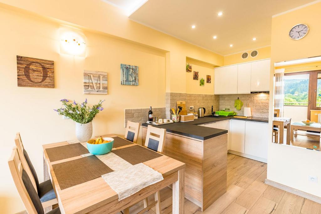 Apartament Sweet Home room 3