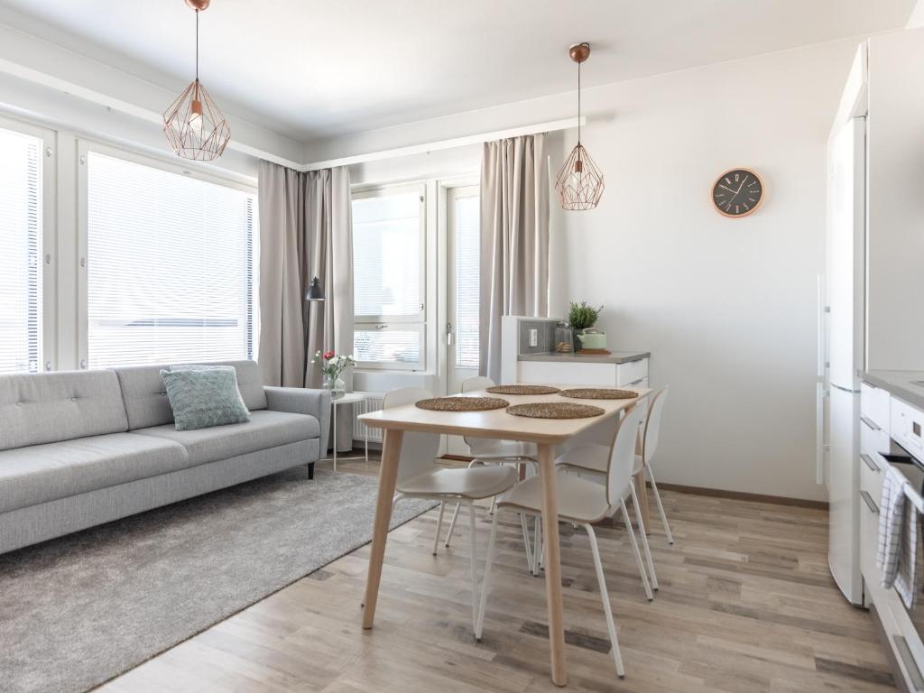 Arctic Penthouse City Suite room 2
