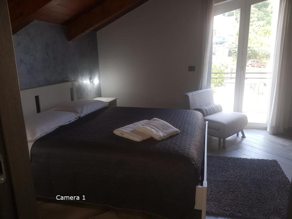 THE ATTIC ROOM room 4