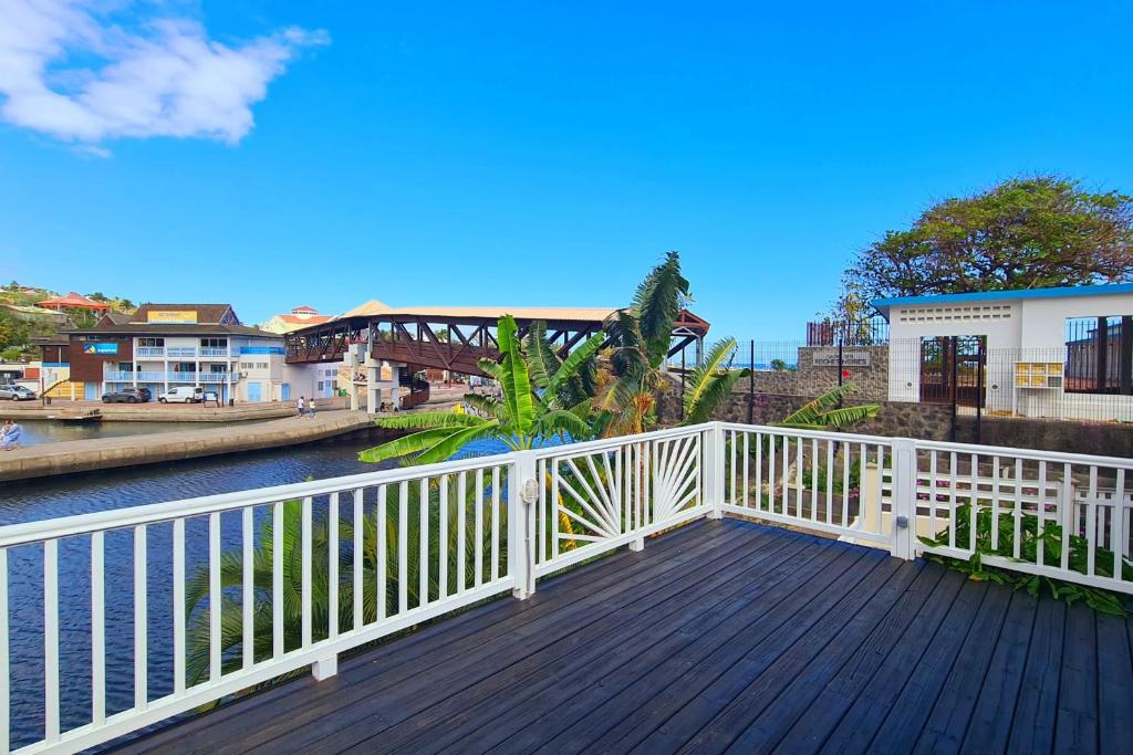 Appartement AU BORD DE L EAU à Saint-Gilles-les-Bains pour 4 personnes room 2