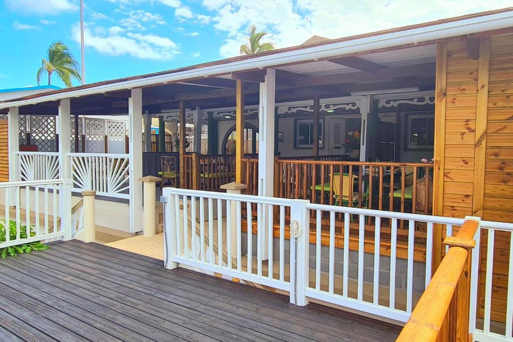 Appartement AU BORD DE L EAU à Saint-Gilles-les-Bains pour 4 personnes room 4