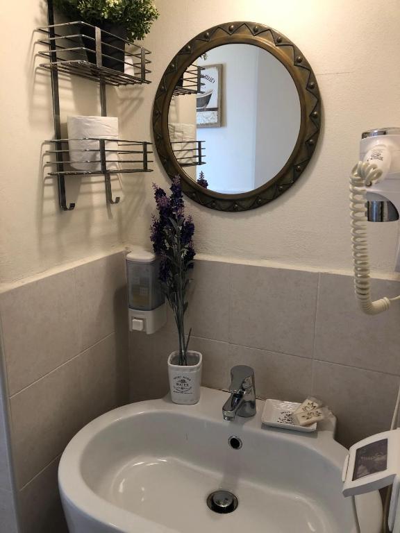 Aura house room 5