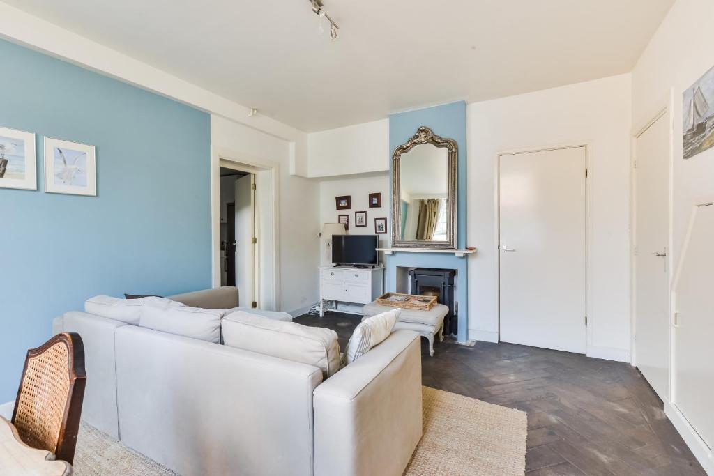 Cute Beach House (4p), Free Parking room 3