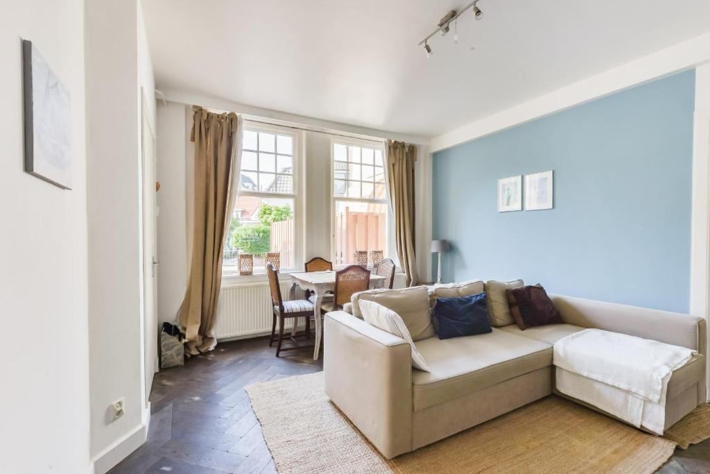 Cute Beach House (4p), Free Parking room 5