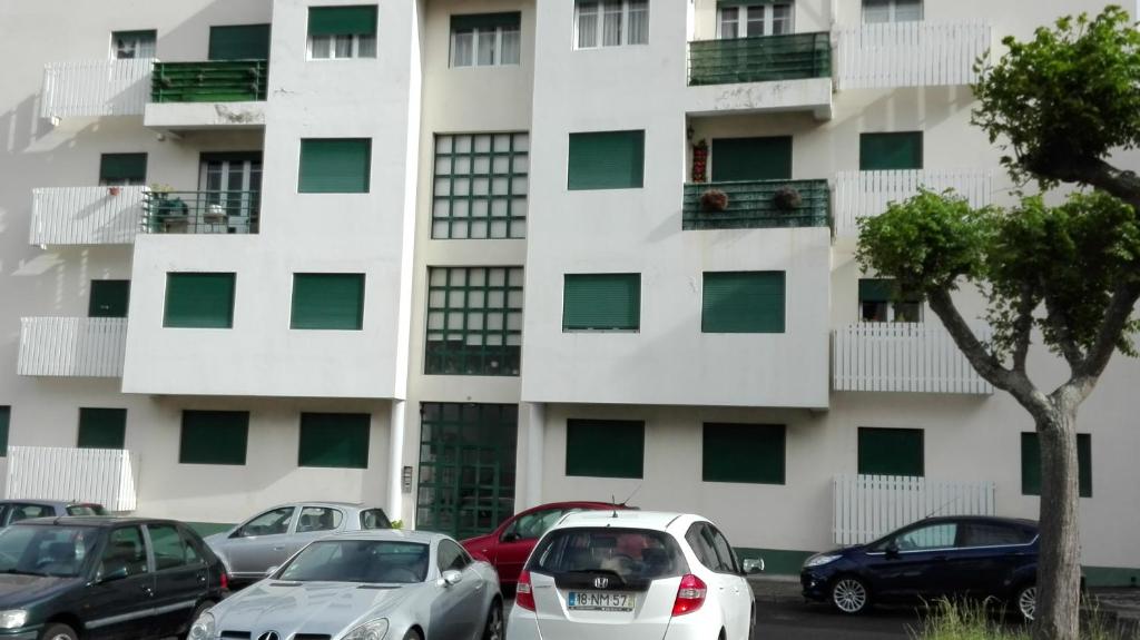 Town Beatrice Flat room 1