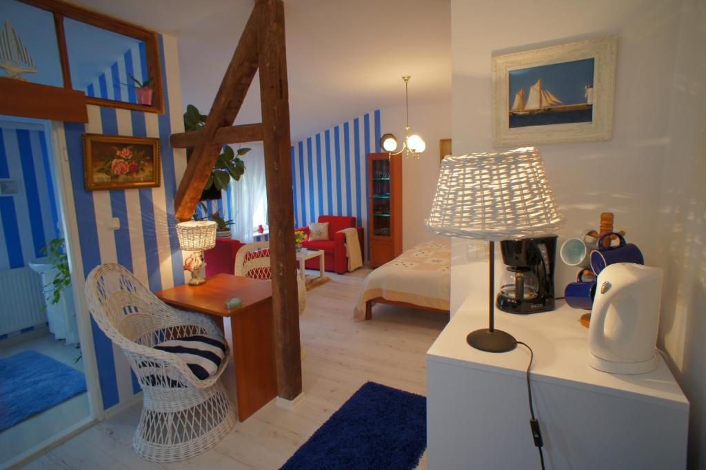 Bei Tante Hedwig room 3