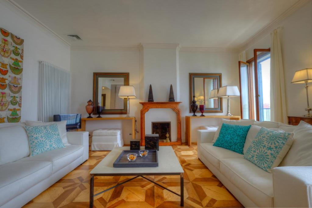 La Grande Bellezza room 3