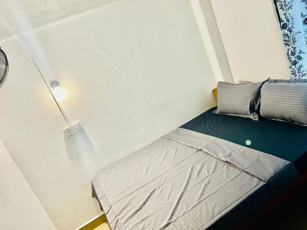Berry's Guest Inns room 2