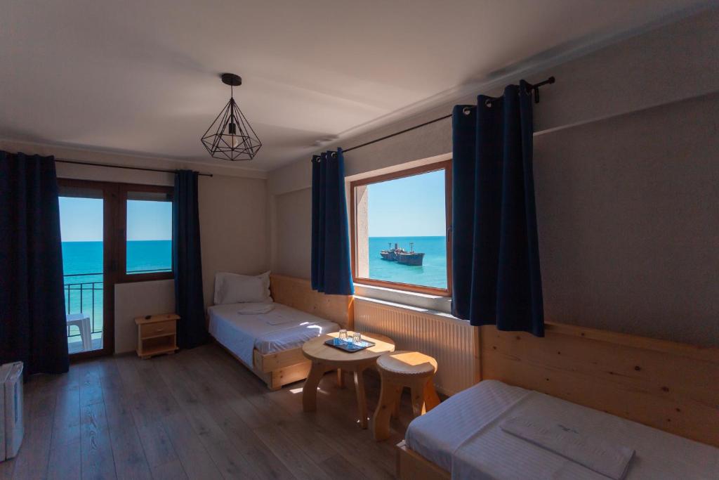 Black Sea View Costinesti room 1