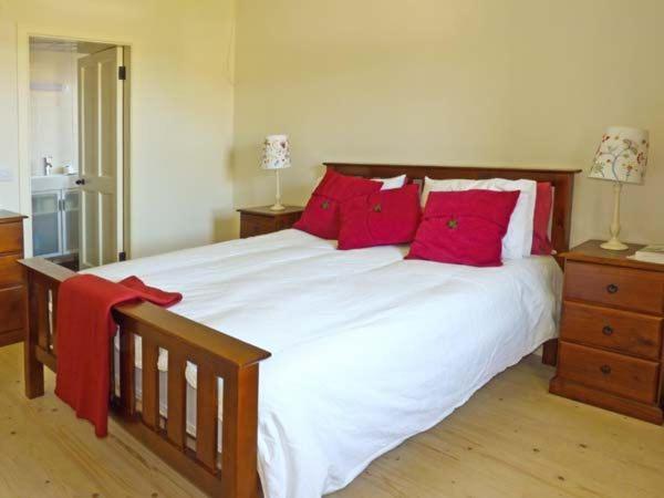 Bluebell Cottage room 5