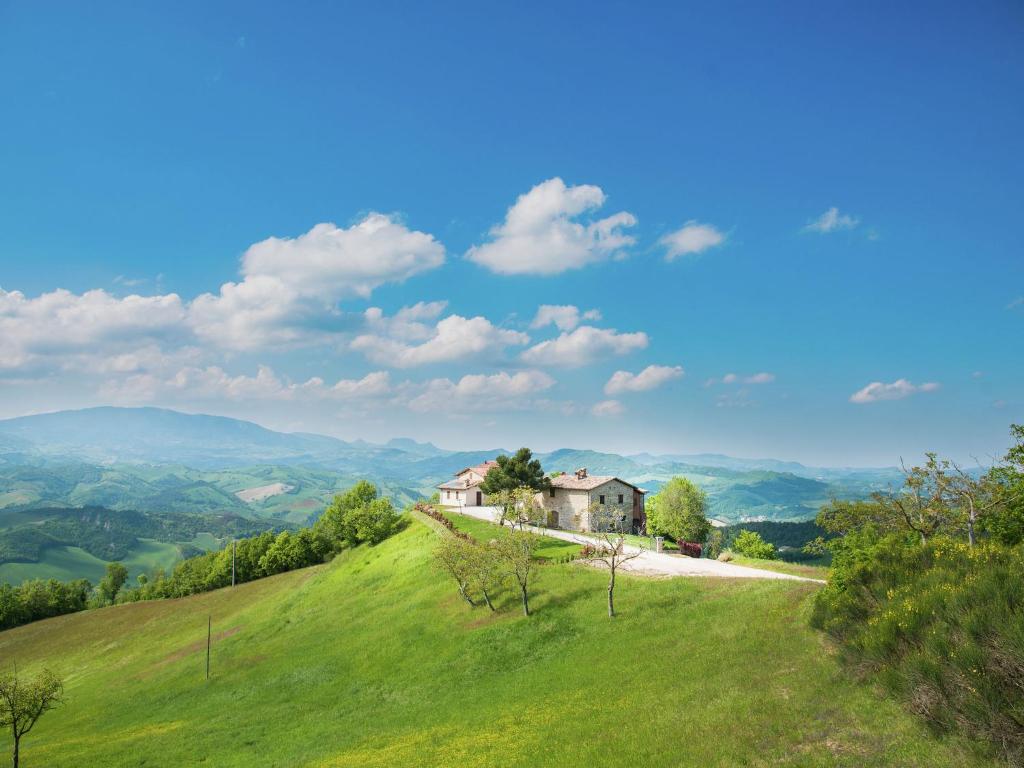 Borgo with mini pool in the Apennines, unspoiled nature, beautiful views room 2