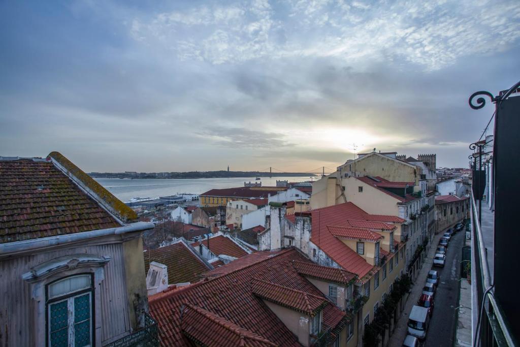 Breathtaking River View in Alfama room 3