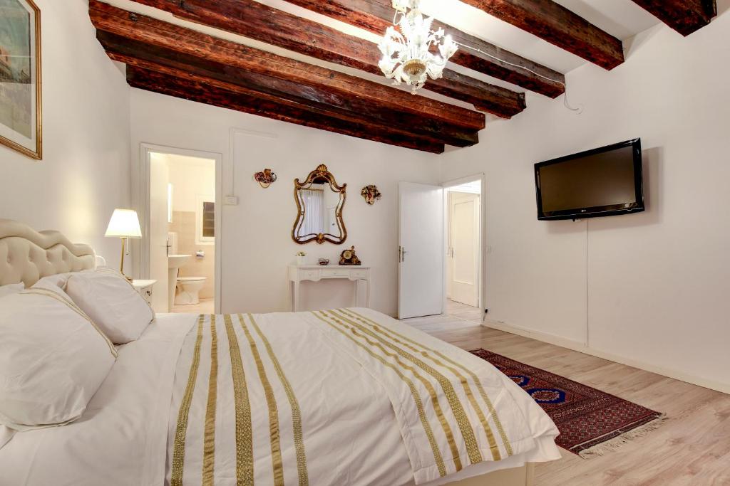 Ca' Invidia room 2
