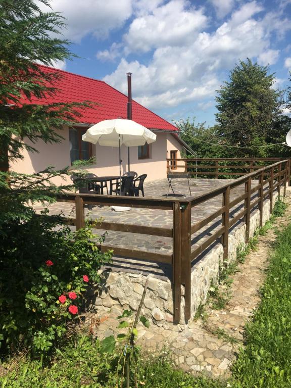 CABANA CU MESTECENI Varatec room 1