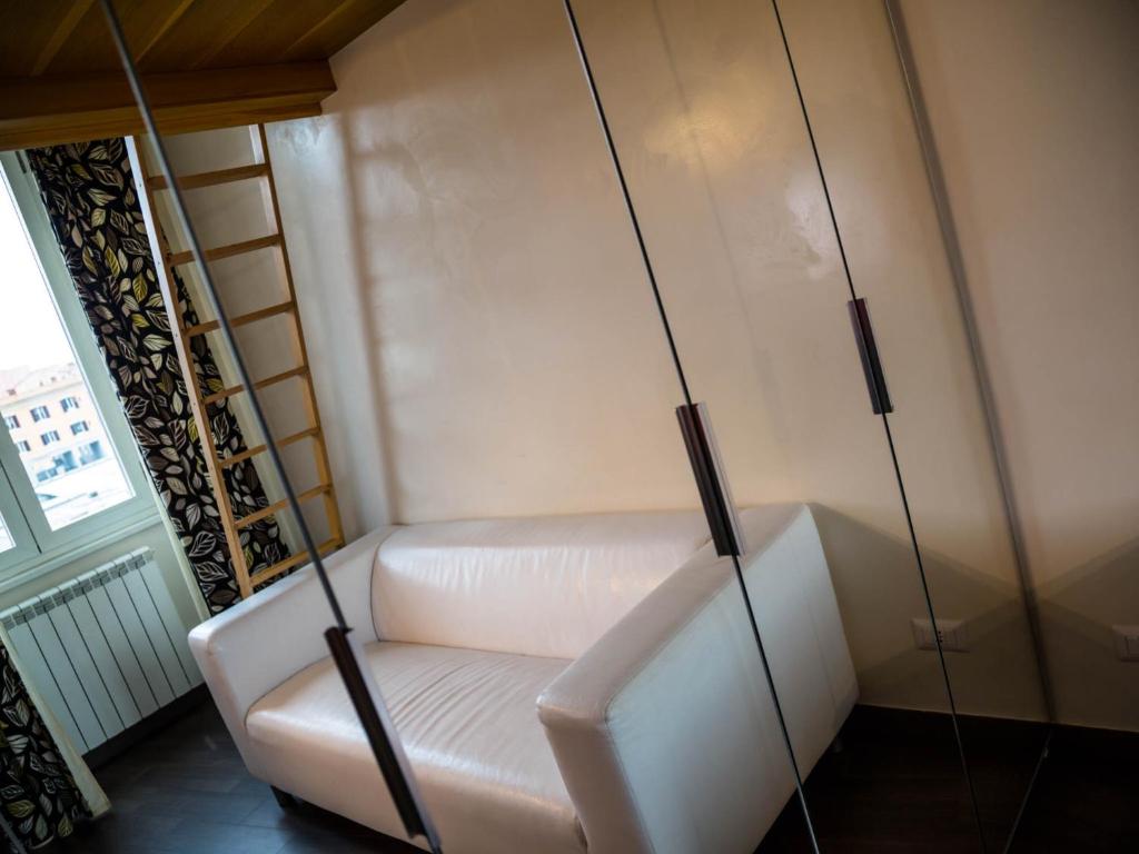 Rome Services Caracciolo room 2