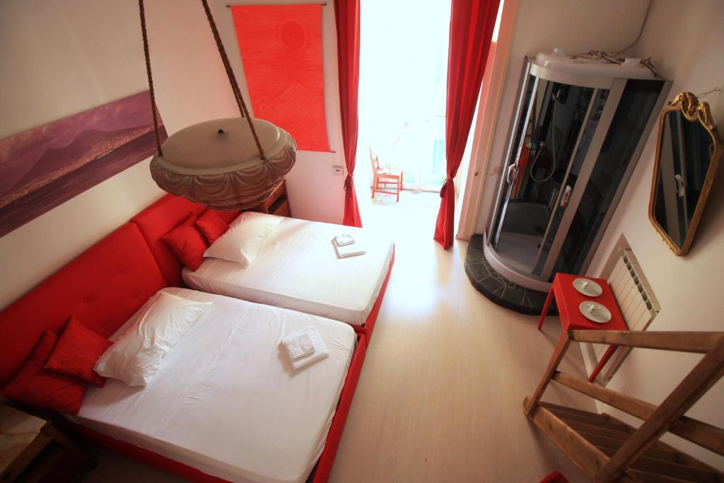 Carafa Apartment room 1