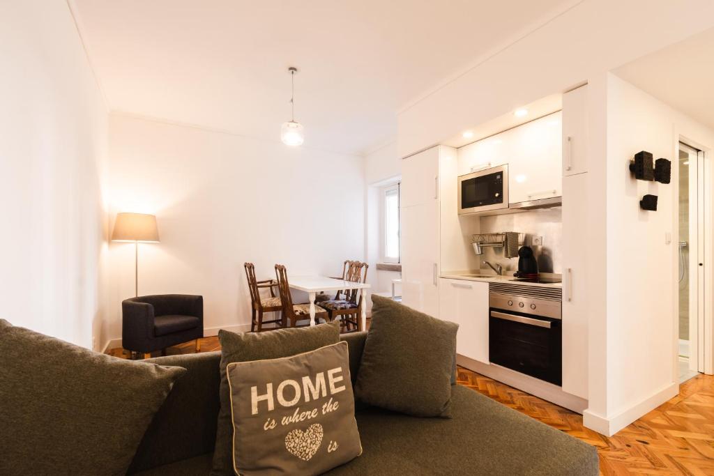 CARMO APARTMENTS room 6