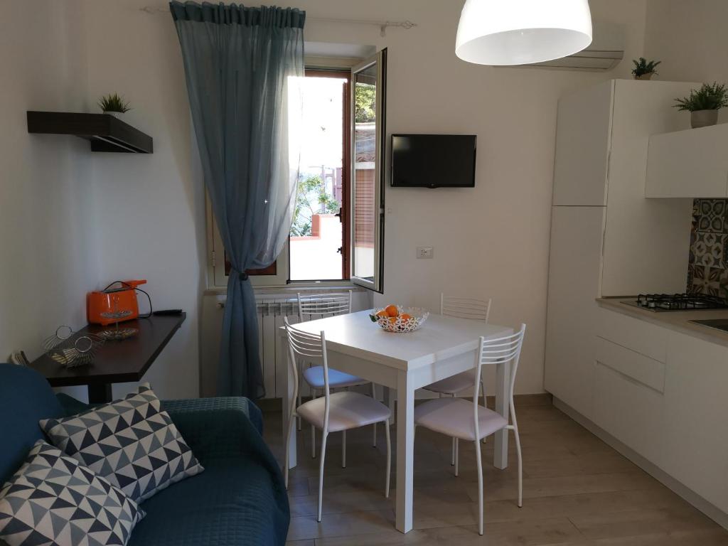Cartolina Apartment room 1