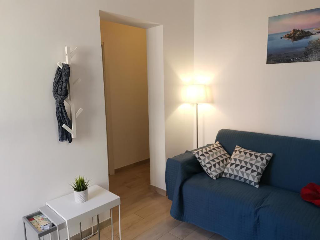 Cartolina Apartment room 3