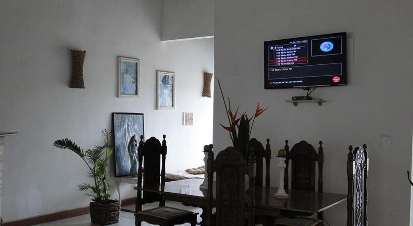 Casa de Vidro room 2