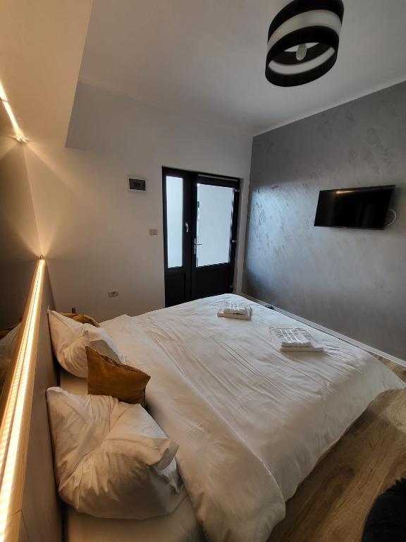 Casa Mina Divici room 1