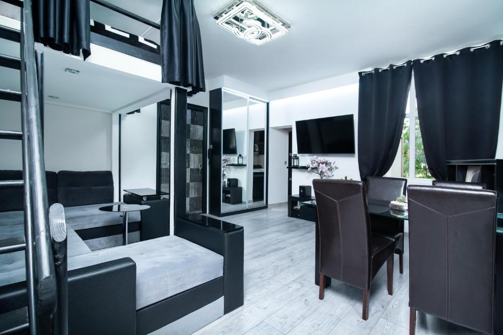 Chanel Chopina room 1